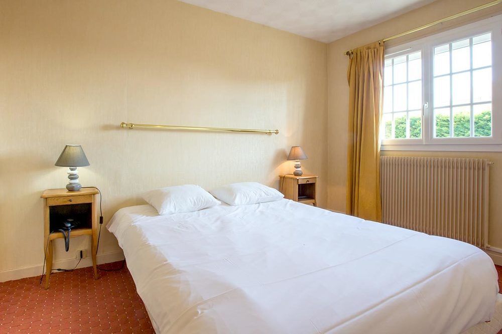 Hotel-Restaurant "La Gremelle" Ladoix-Serrigny エクステリア 写真