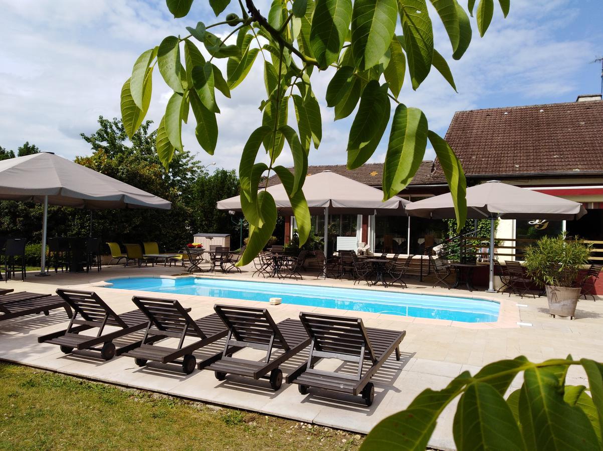 Hotel-Restaurant "La Gremelle" Ladoix-Serrigny エクステリア 写真
