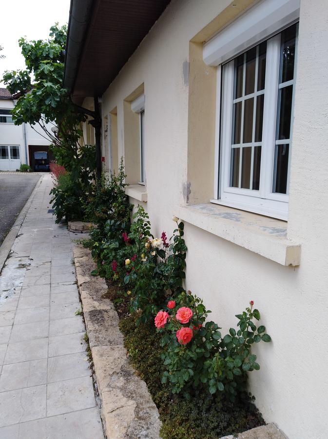 Hotel-Restaurant "La Gremelle" Ladoix-Serrigny エクステリア 写真