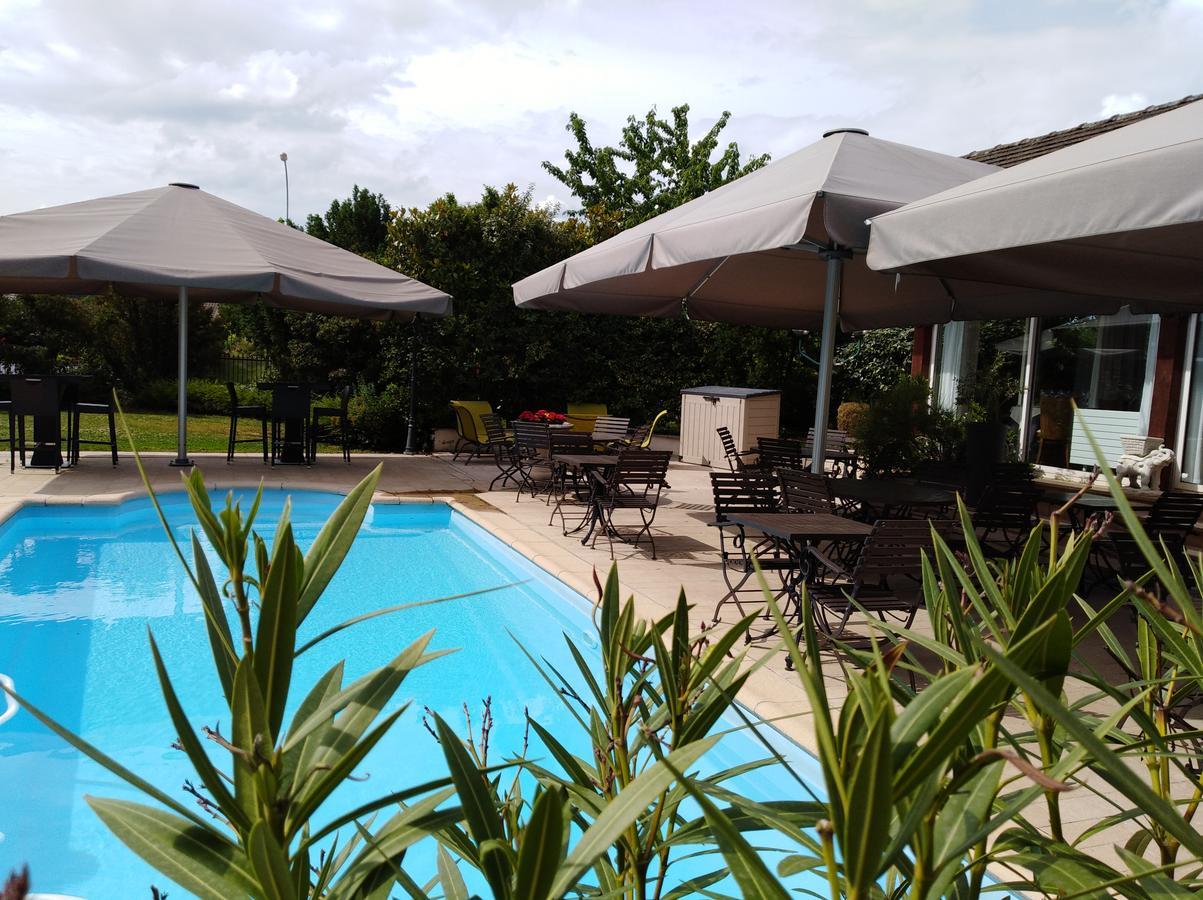 Hotel-Restaurant "La Gremelle" Ladoix-Serrigny エクステリア 写真