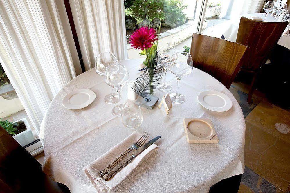 Hotel-Restaurant "La Gremelle" Ladoix-Serrigny エクステリア 写真