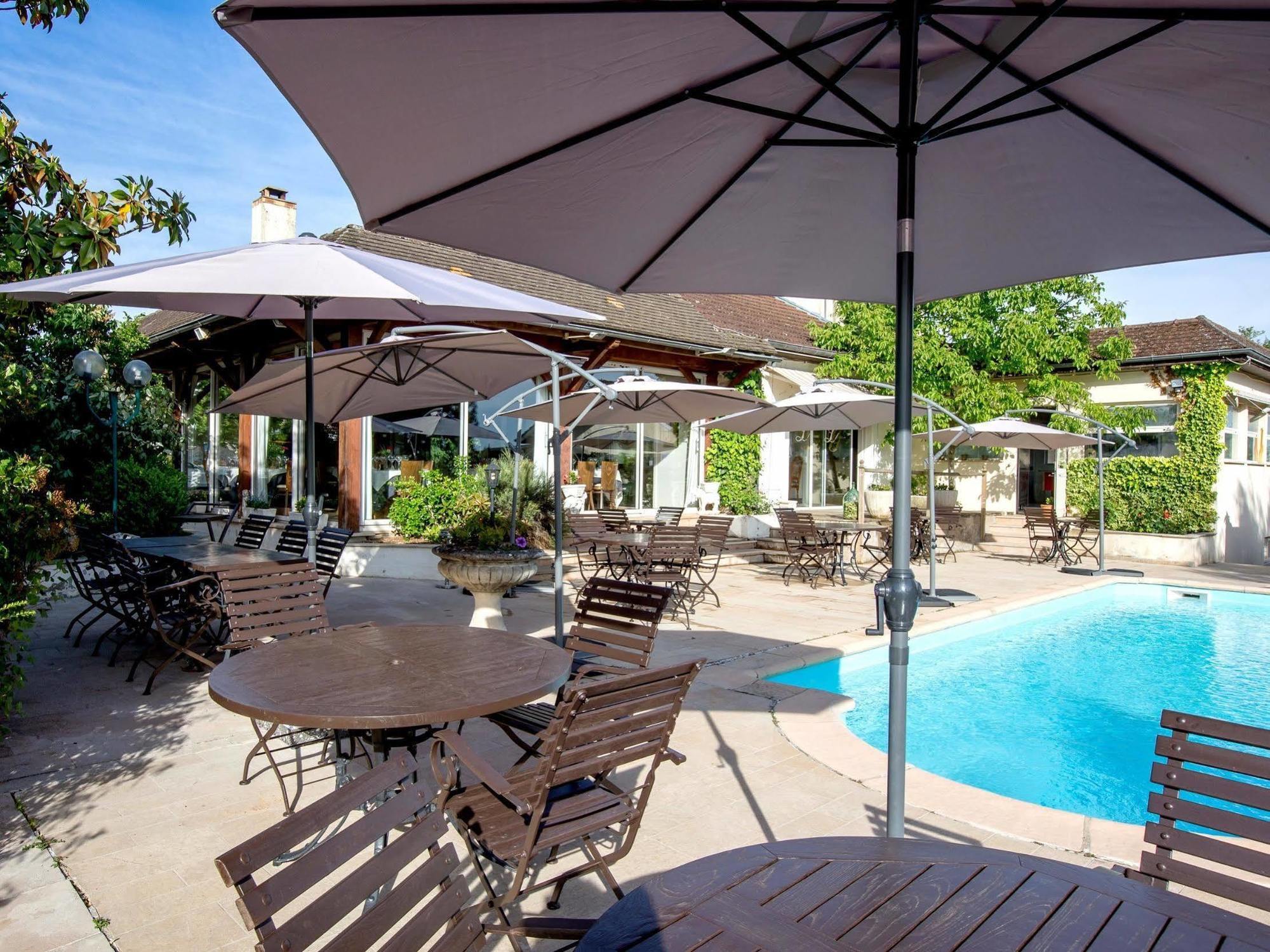 Hotel-Restaurant "La Gremelle" Ladoix-Serrigny エクステリア 写真